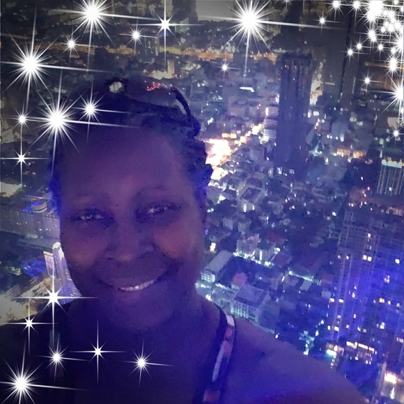 Poshmark profile picture for @flint